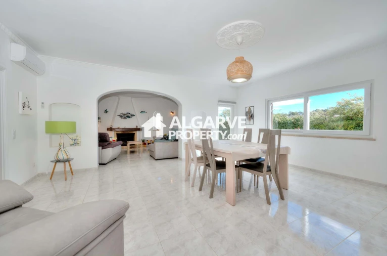 Moradia T6 para Venda em Guia Foto 8