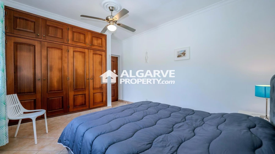 Moradia T6 para Venda em Guia Foto 38