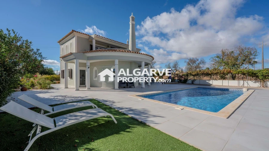 Moradia T6 para Venda em Guia Foto 34