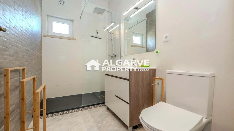 Moradia T6 para Venda em Guia Foto 15