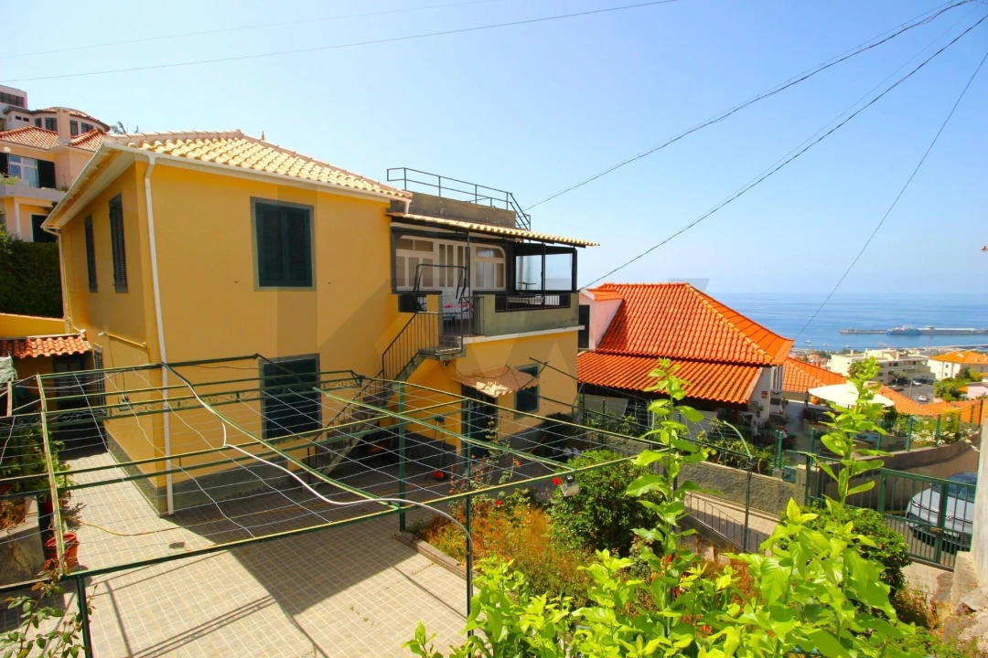 Moradia T5 para Venda em Funchal (Santa Maria Maior) Foto 10