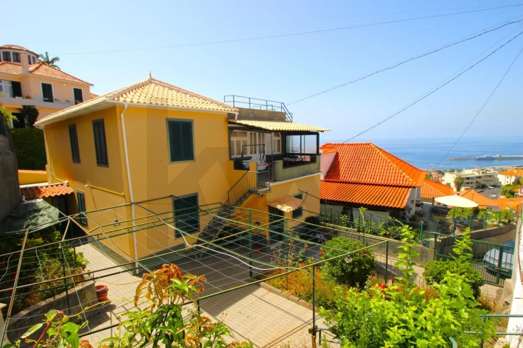Moradia T5 para Venda em Funchal (Santa Maria Maior)