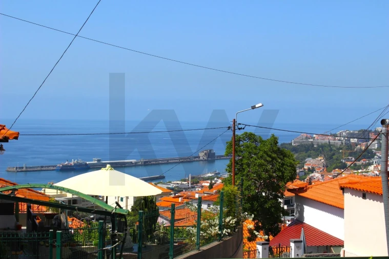 Moradia T5 para Venda em Funchal (Santa Maria Maior) Foto 9