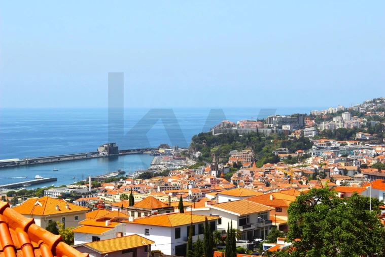 Moradia T5 para Venda em Funchal (Santa Maria Maior) Foto 41