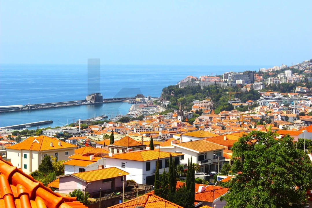 Moradia T5 para Venda em Funchal (Santa Maria Maior) Foto 44