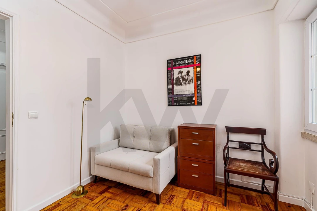 Apartamento T5 para Venda em Alvalade Foto 19