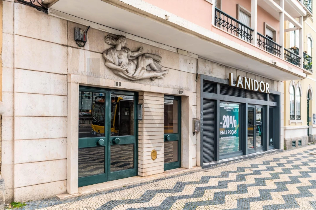 Apartamento T5 para Venda em Alvalade Foto 27