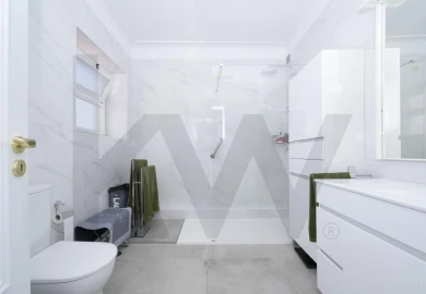 Apartamento T5 para Venda em Alvalade