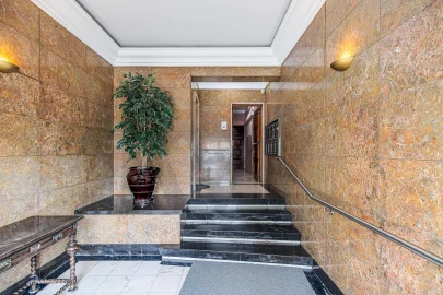 Apartamento T5 para Venda em Alvalade