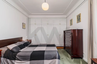 Apartamento T5 para Venda em Alvalade
