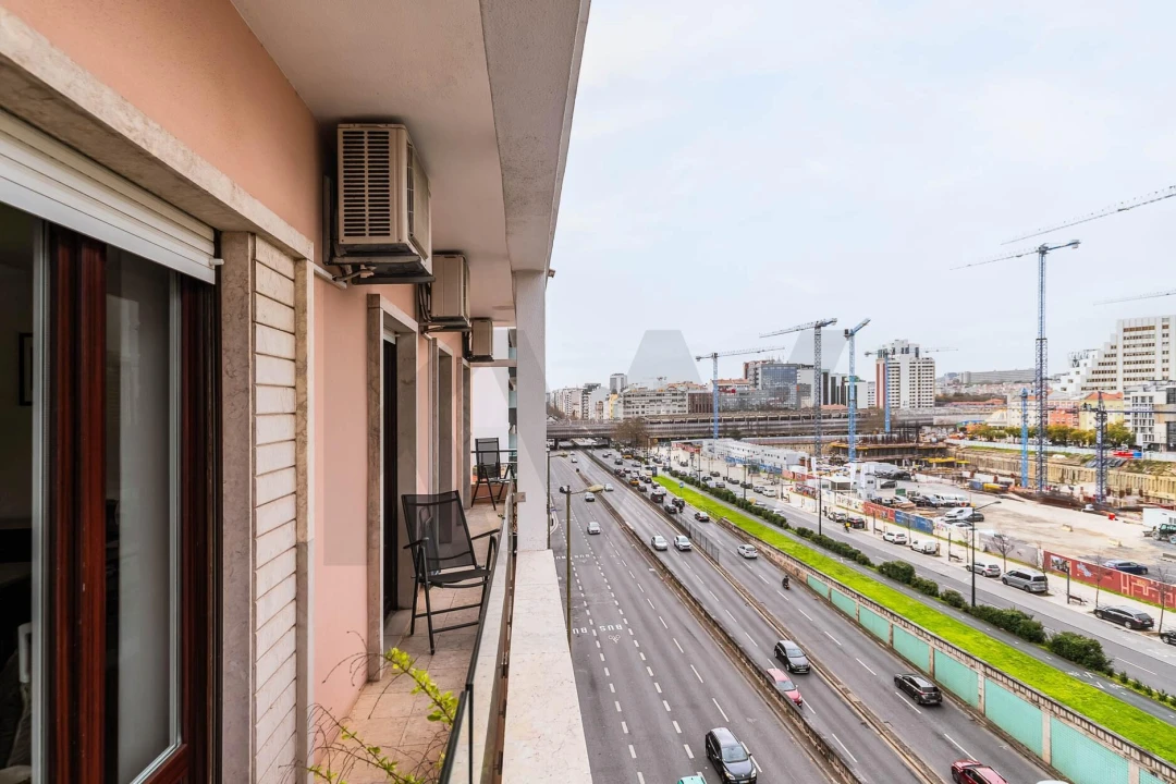 Apartamento T5 para Venda em Alvalade Foto 11