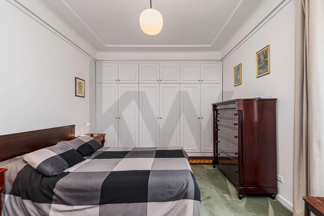 Apartamento T5 para Venda em Alvalade Foto 14
