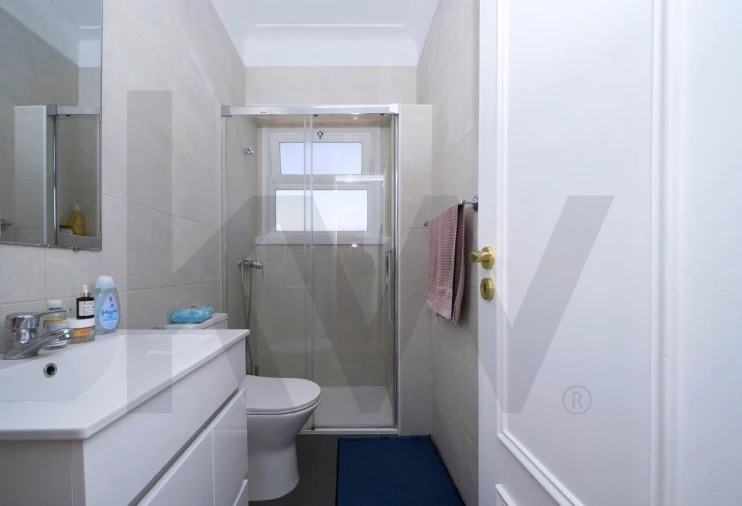 Apartamento T5 para Venda em Alvalade Foto 22