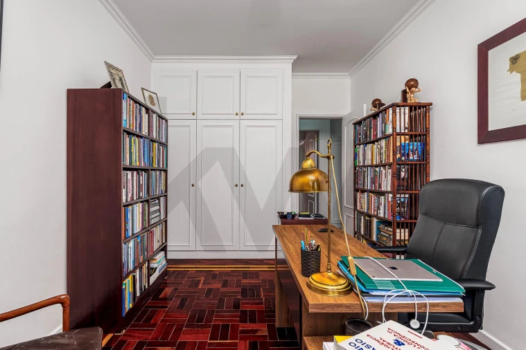 Apartamento T5 para Venda em Alvalade Foto 7