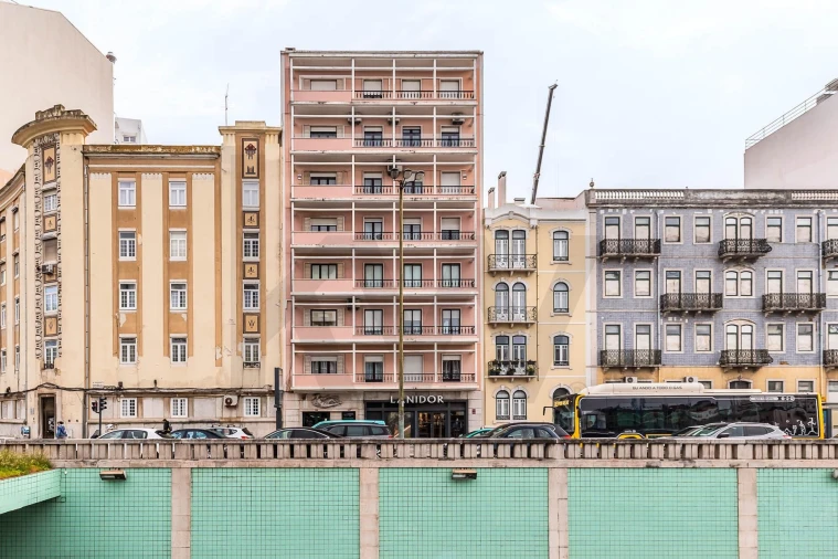 Apartamento T5 para Venda em Alvalade Foto 26