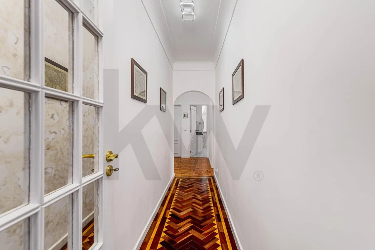 Apartamento T5 para Venda em Alvalade Foto 17