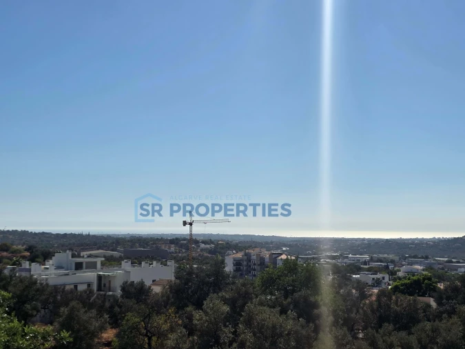 Moradia T5 para Venda em Quarteira Foto 17