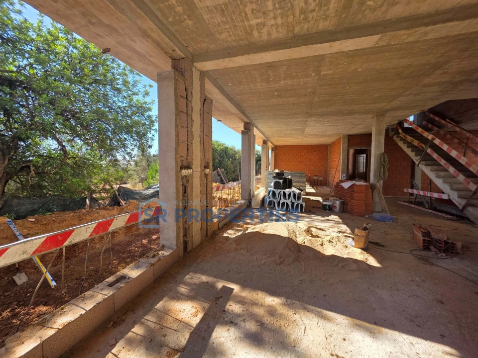 Moradia T5 para Venda em Loule (São Sebastião) Foto 6