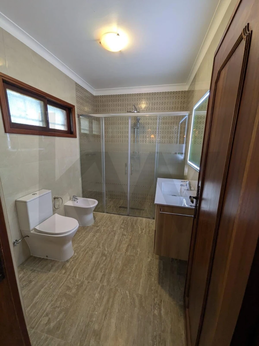 Moradia T4 para Venda em Santa Joana Foto 9