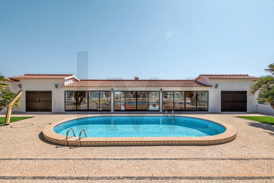 Quinta T5 para Venda em Santiago dos Velhos Foto 1