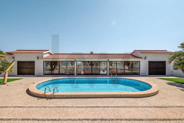 Quinta T5 para Venda em Santiago dos Velhos