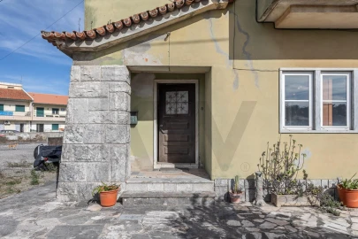 Moradia T5 para Venda em São Domingos de Rana