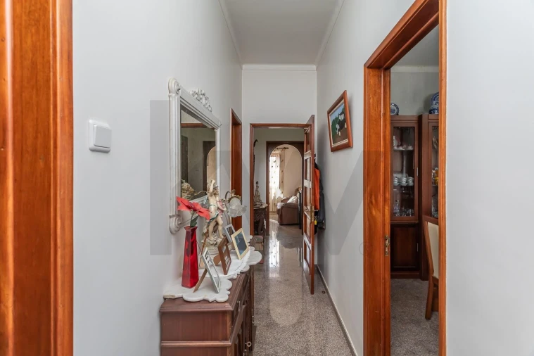 Moradia T5 para Venda em São Domingos de Rana Foto 9