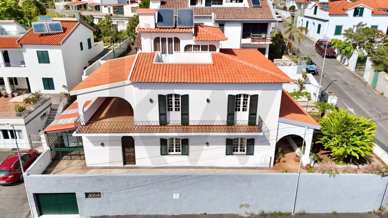 Moradia T4 para Venda em Funchal (Santa Luzia) Foto 7