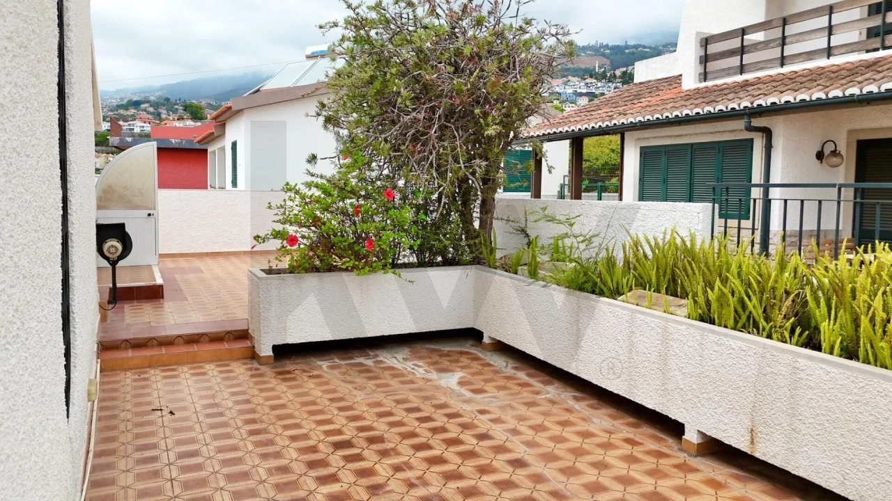 Moradia T4 para Venda em Funchal (Santa Luzia) Foto 45