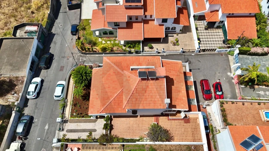 Moradia T4 para Venda em Funchal (Santa Luzia) Foto 5