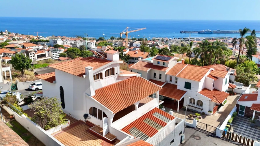 Moradia T4 para Venda em Funchal (Santa Luzia) Foto 2