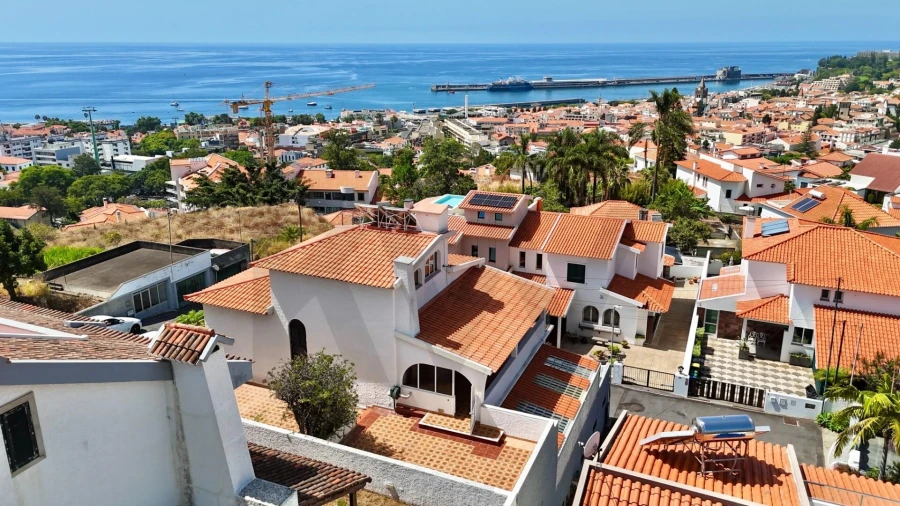 Moradia T4 para Venda em Funchal (Santa Luzia) Foto 28