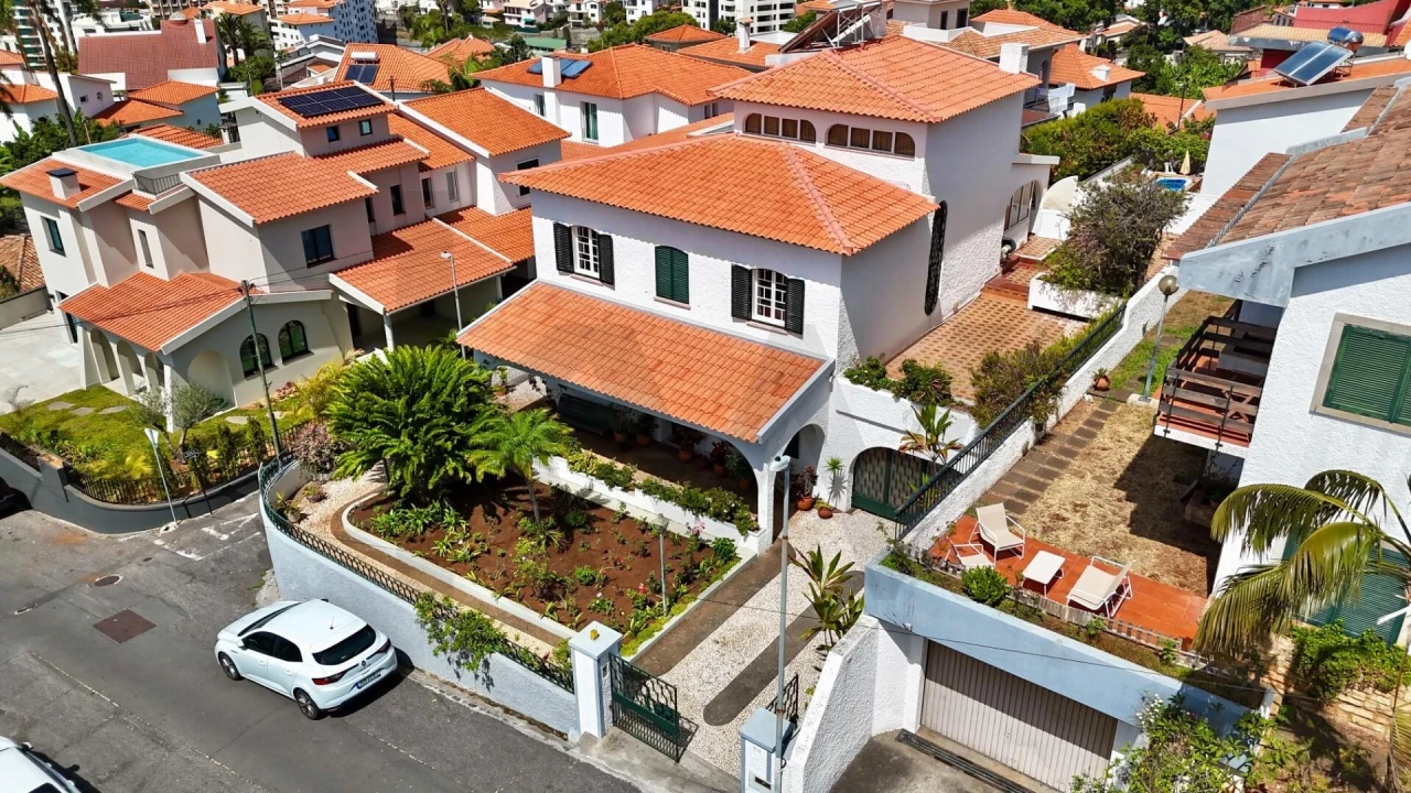 Moradia T4 para Venda em Funchal (Santa Luzia) Foto 12