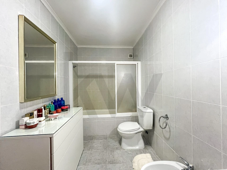 Apartamento T2 para Venda em Fajã de Baixo Foto 13
