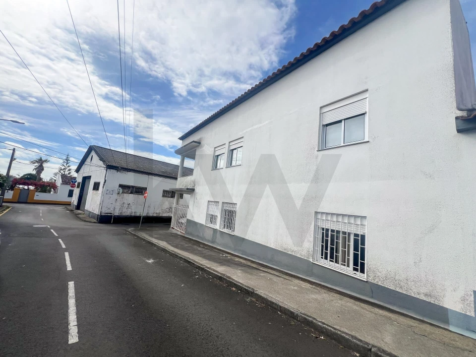 Apartamento T2 para Venda em Fajã de Baixo Foto 2