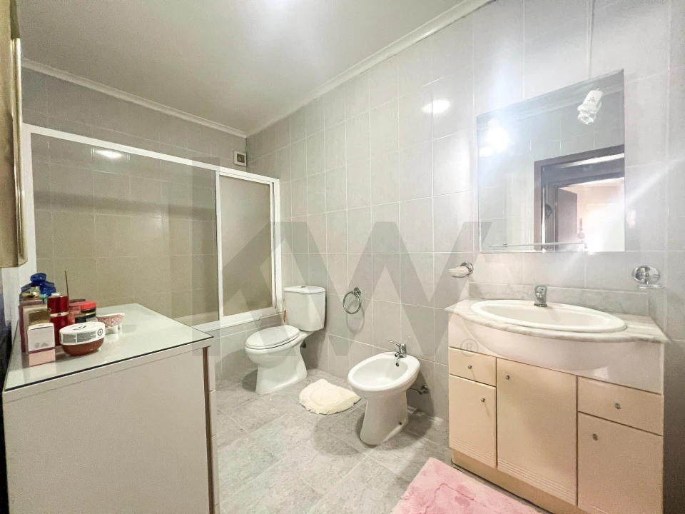 Apartamento T2 para Venda em Fajã de Baixo Foto 12