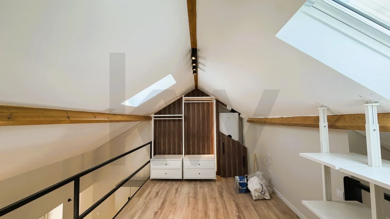 Apartamento T1 para Venda em Carcavelos e Parede Foto 14