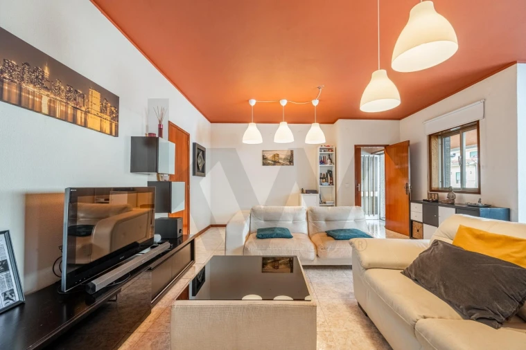 Moradia T3 para Venda em Rio Tinto Foto 1