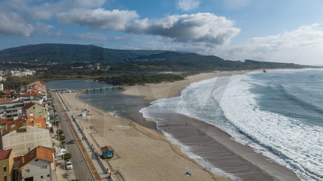 Moradia T1 para Venda em Vila Praia de Ancora Foto 19