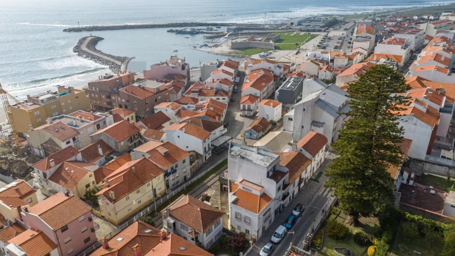 Moradia T1 para Venda em Vila Praia de Ancora Foto 5