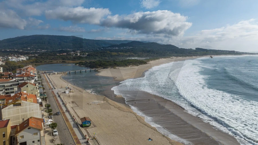 Moradia T1 para Venda em Vila Praia de Ancora Foto 19