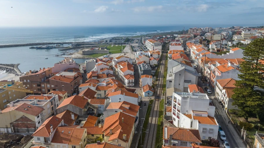 Moradia T1 para Venda em Vila Praia de Ancora Foto 7