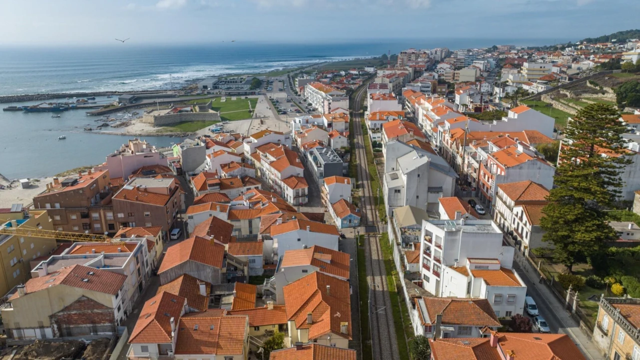 Moradia T1 para Venda em Vila Praia de Ancora Foto 6