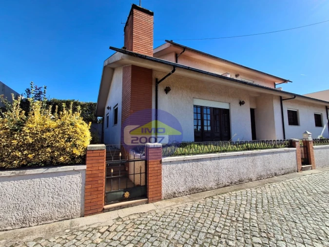 Moradia T3 para Venda em Cortegaça Foto 2