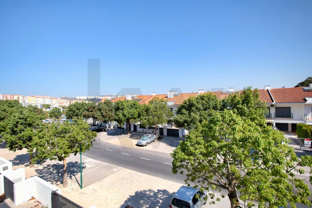 Moradia T5 para Venda em Barcarena Foto 57