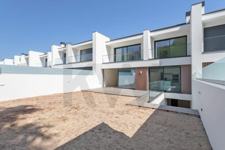 Moradia T5 para Venda em Barcarena Foto 81