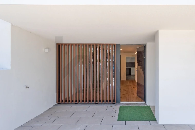 Moradia T5 para Venda em Barcarena Foto 4