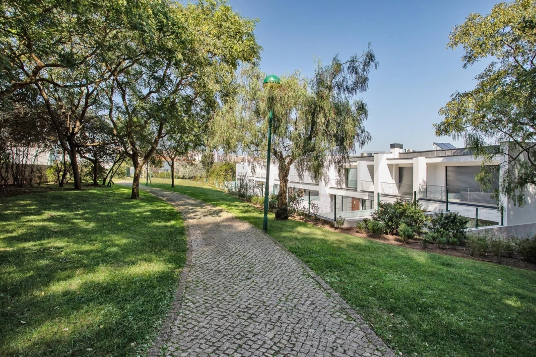 Moradia T5 para Venda em Barcarena Foto 88