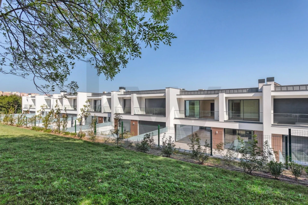 Moradia T5 para Venda em Barcarena Foto 83