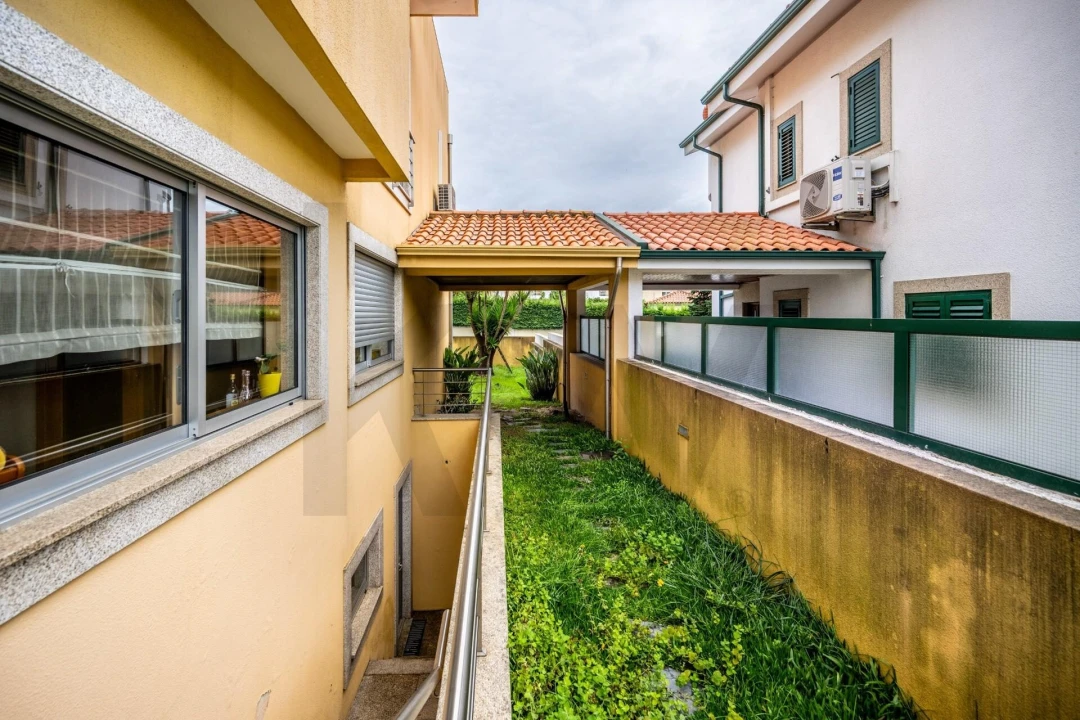 Moradia T4 para Venda em Moreira Foto 13